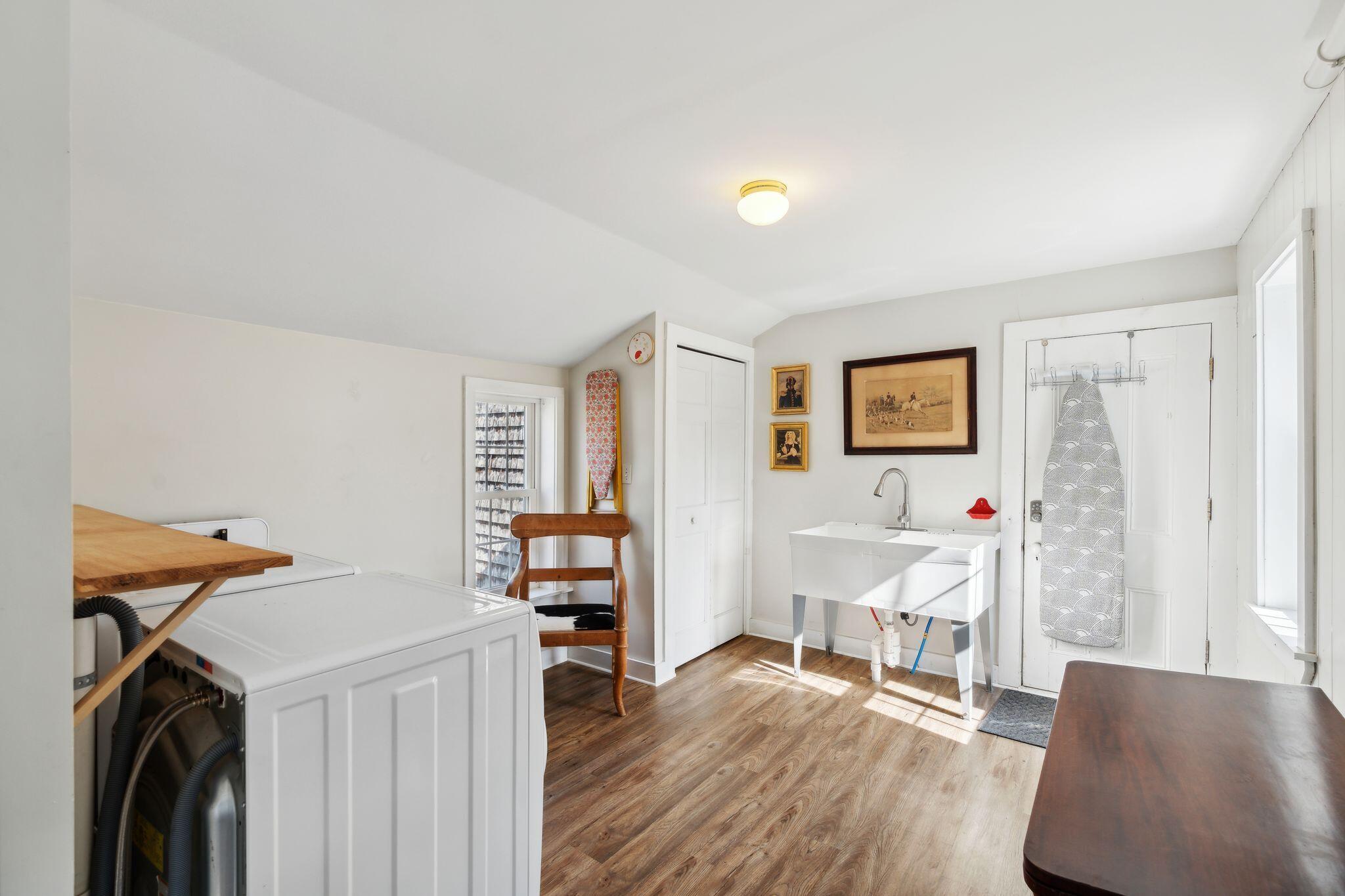 142 Port Road Kennebunk, ME 04043 - Photo 29 of 51 Mud Room