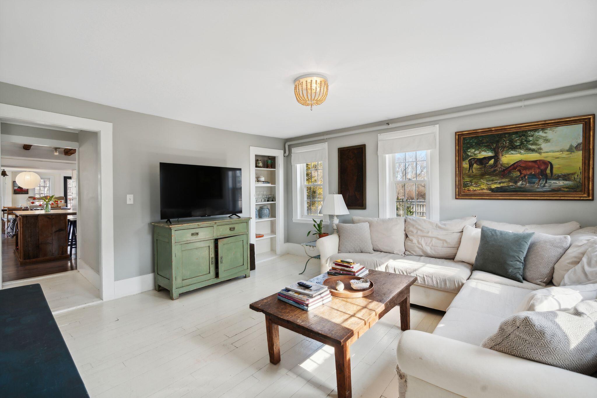 142 Port Road Kennebunk, ME 04043 - Photo 5 of 51 Sitting Room