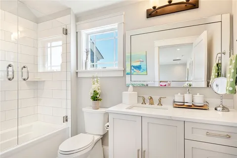 $4,995,000 | 1048 Ocean Road, Narragansett, RI 02882