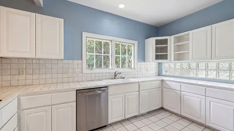 $1,650,000 | 73-1203 Ahulani Street, Kailua-Kona, HI 96740