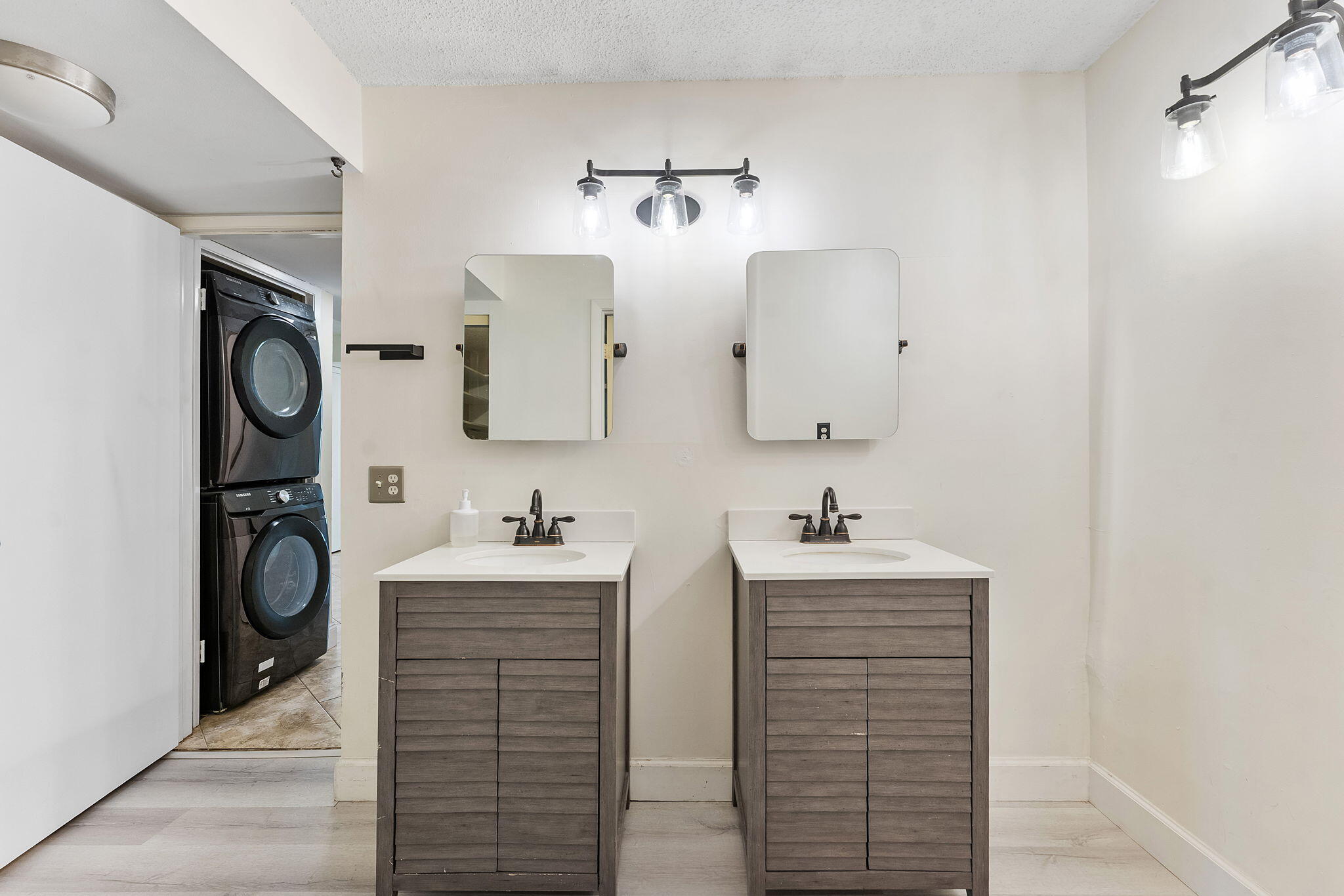 5800 Camino Del Sol, Unit 102 Boca Raton, FL 33433 - Photo 15 of 33 primary bath