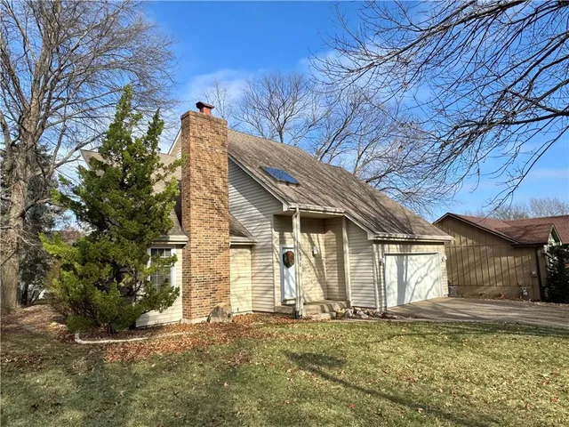$424,950 | 15318 West 80th Place, Lenexa, KS 66219