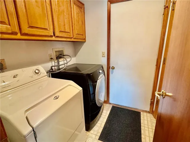 $369,950 | 15318 West 80th Place, Lenexa, KS 66219