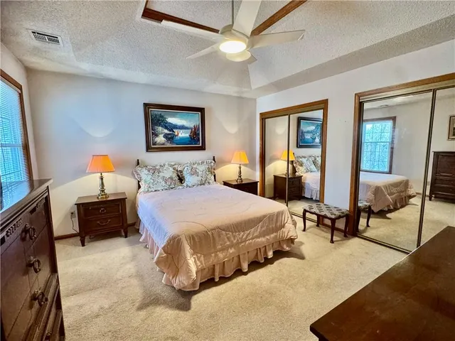 $369,950 | 15318 West 80th Place, Lenexa, KS 66219