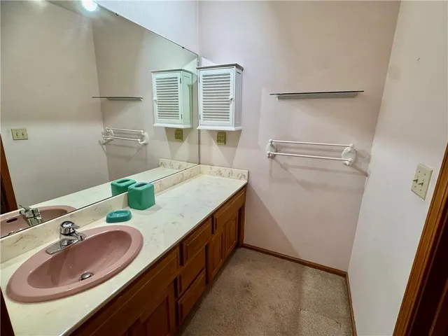 $369,950 | 15318 West 80th Place, Lenexa, KS 66219