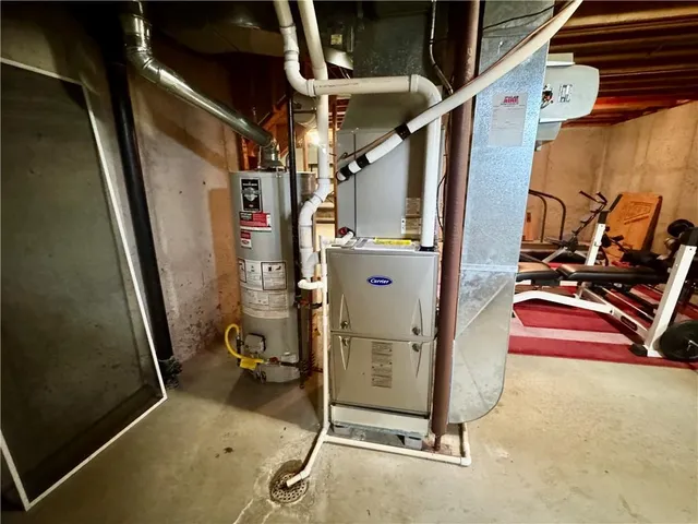 $369,950 | 15318 West 80th Place, Lenexa, KS 66219