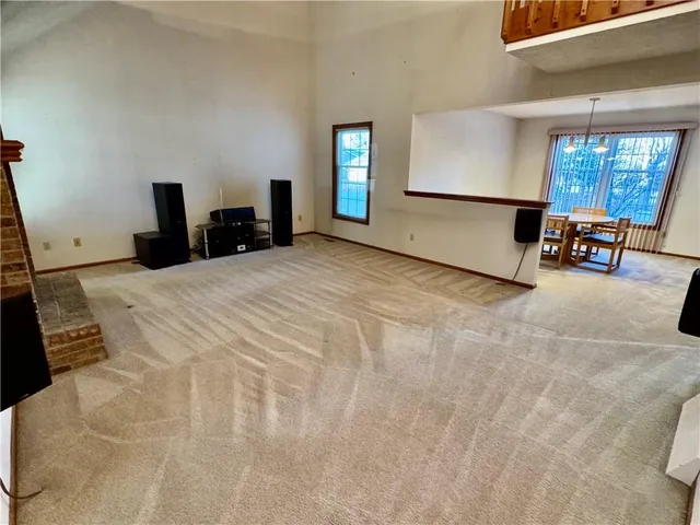 $369,950 | 15318 West 80th Place, Lenexa, KS 66219