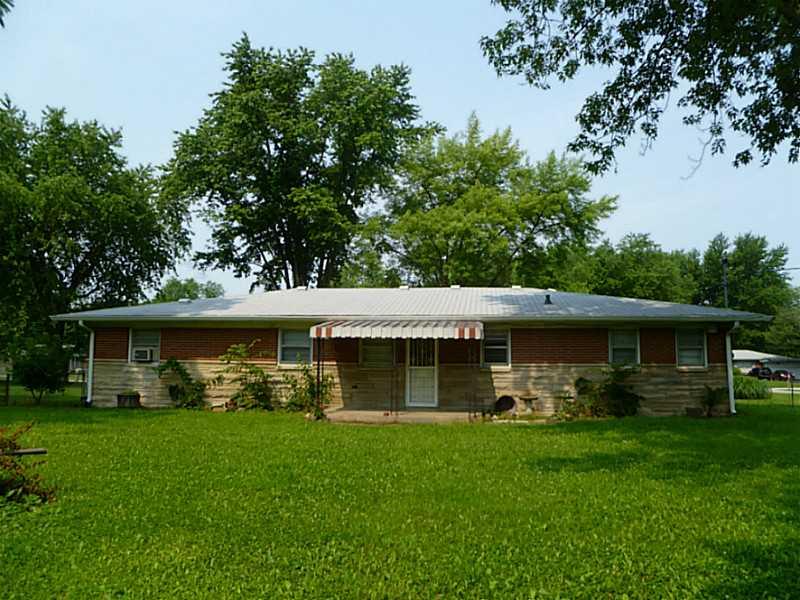 6325 Maple Lawn Road Indianapolis, IN 46241 - Photo 2 of 10