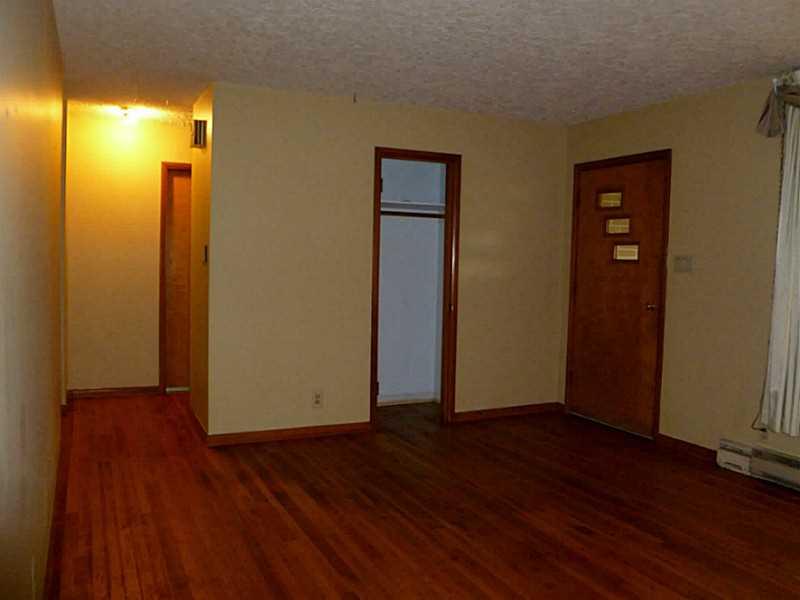 6325 Maple Lawn Road Indianapolis, IN 46241 - Photo 3 of 10