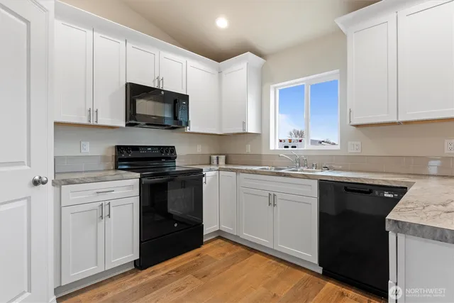 $356,675 | 211 Rattray Drive, Mattawa, WA 99349