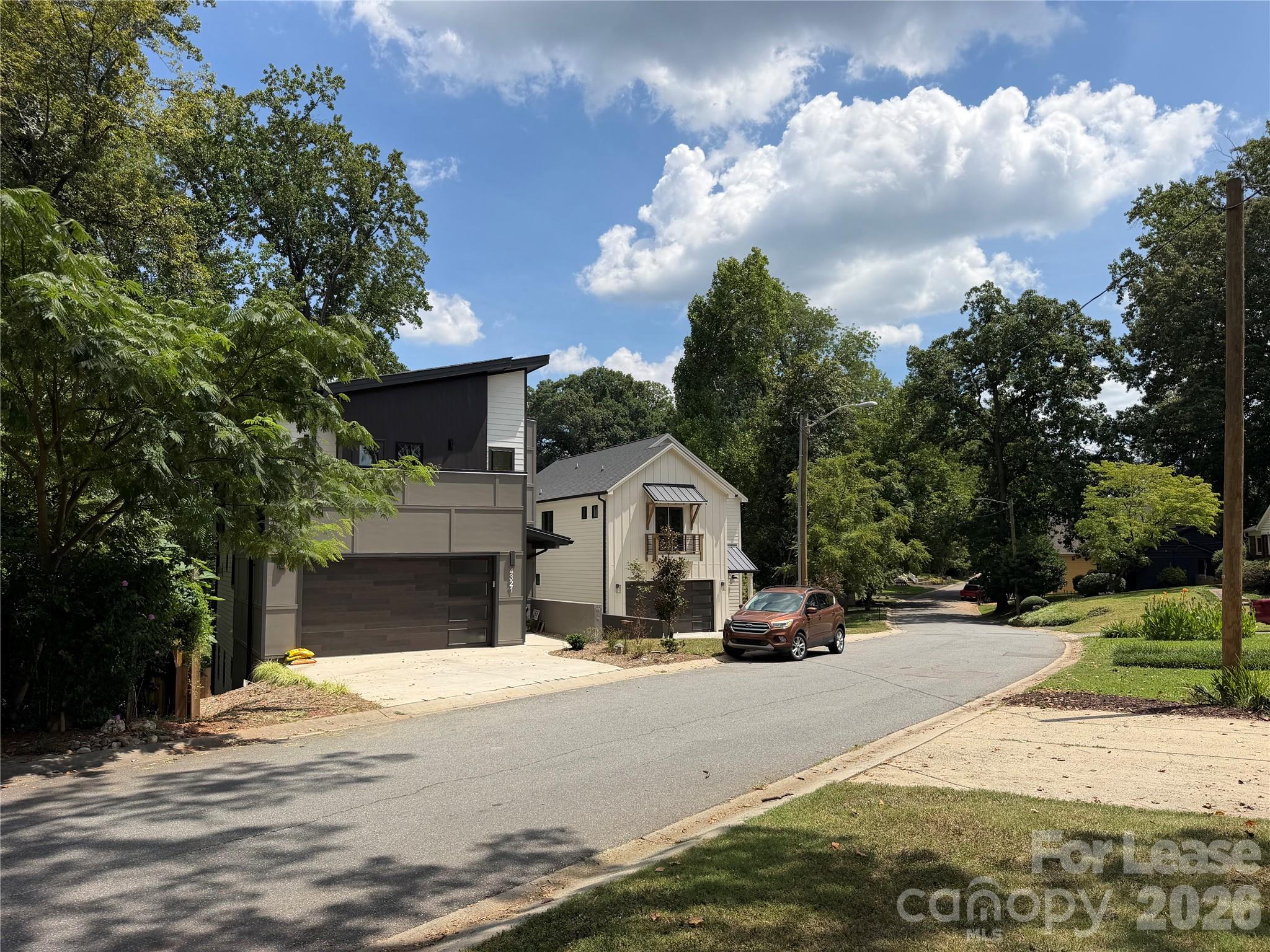 4318 Raney Way Charlotte, NC 28205 - Photo 4 of 25 Gallery Image 4