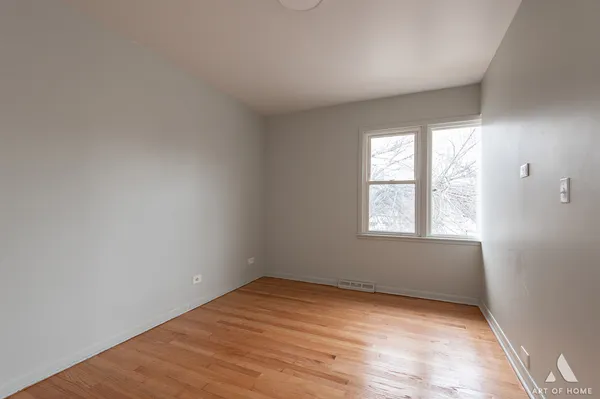 $2,100 | 2750 North Linder Avenue, Unit 2, Chicago, IL 60639