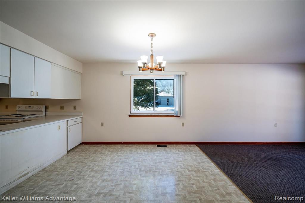33729 Mulvey Road Fraser, MI 48026 - Photo 11 of 44