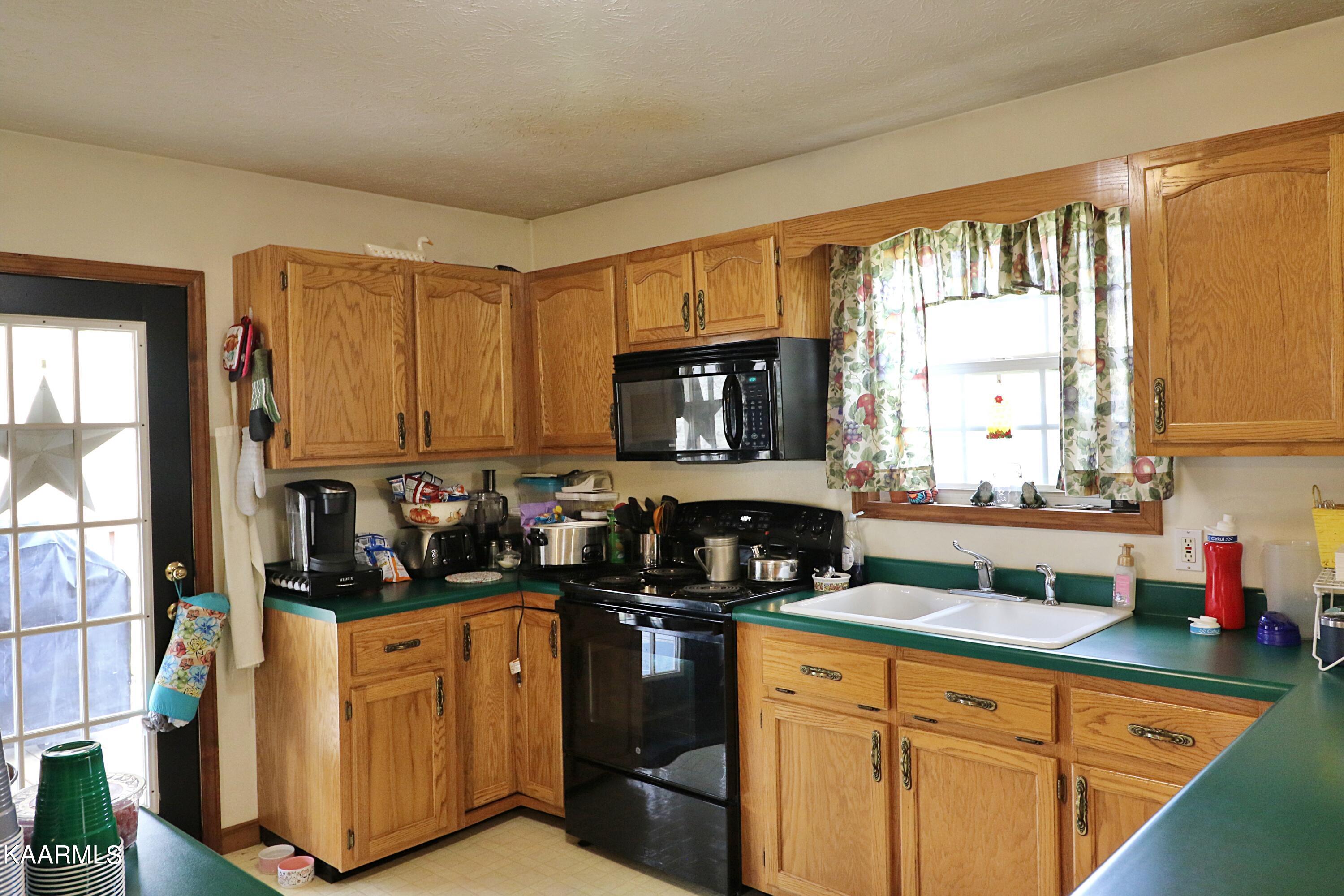 6201 Buffalo Road Oneida, TN 37841 - Photo 13 of 58 094A2927