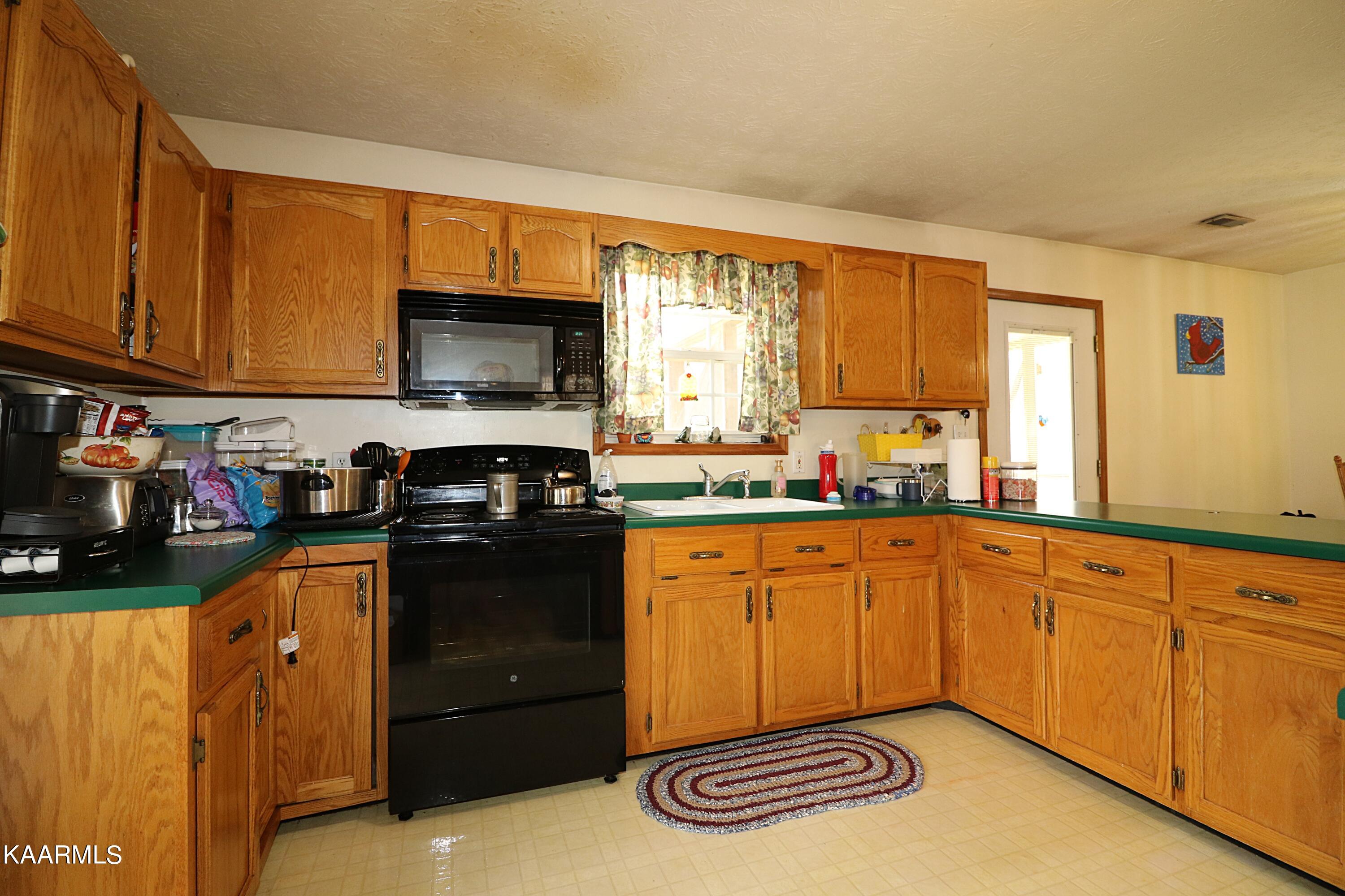6201 Buffalo Road Oneida, TN 37841 - Photo 14 of 58 094A2929