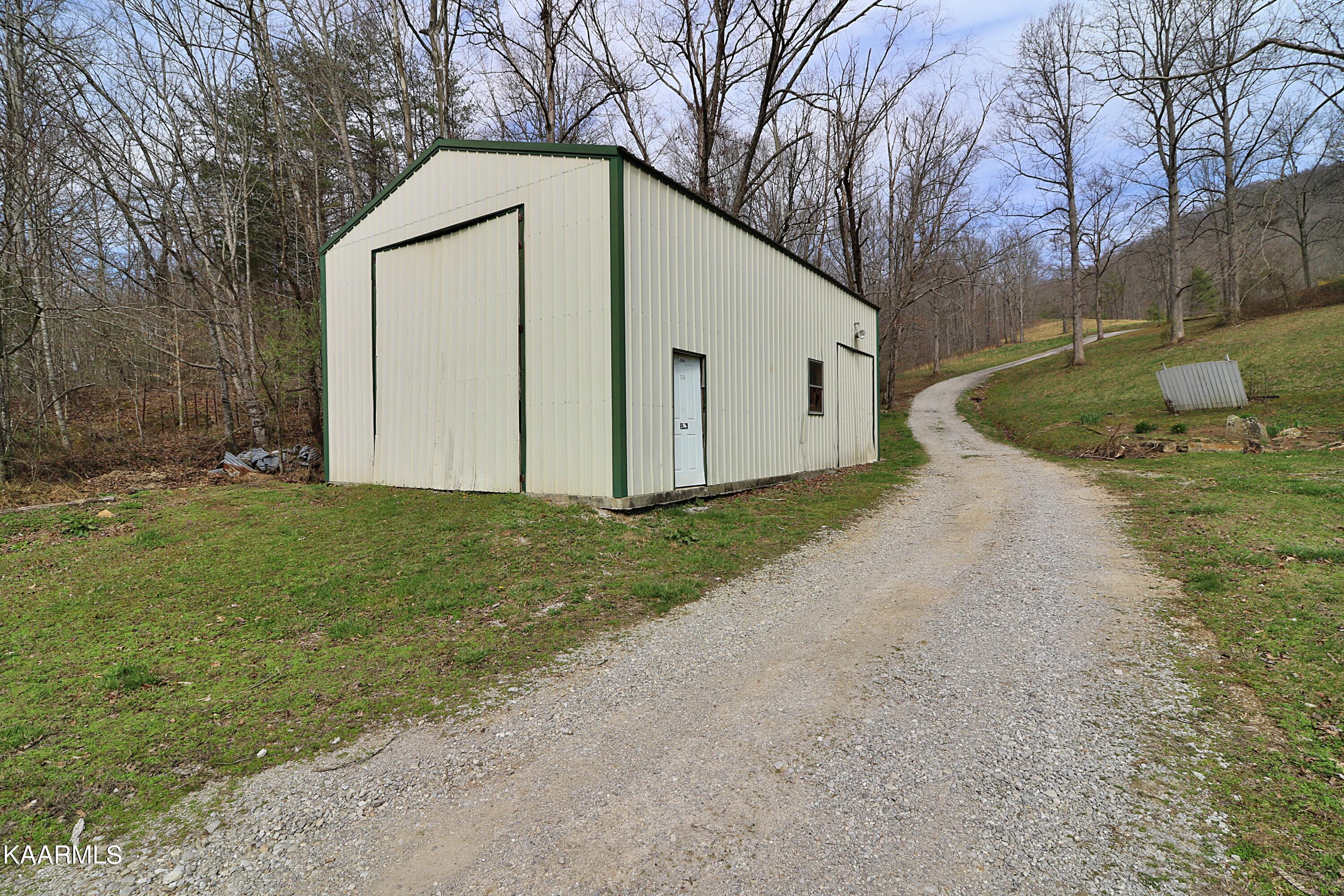 6201 Buffalo Road Oneida, TN 37841 - Photo 55 of 58 094A3032