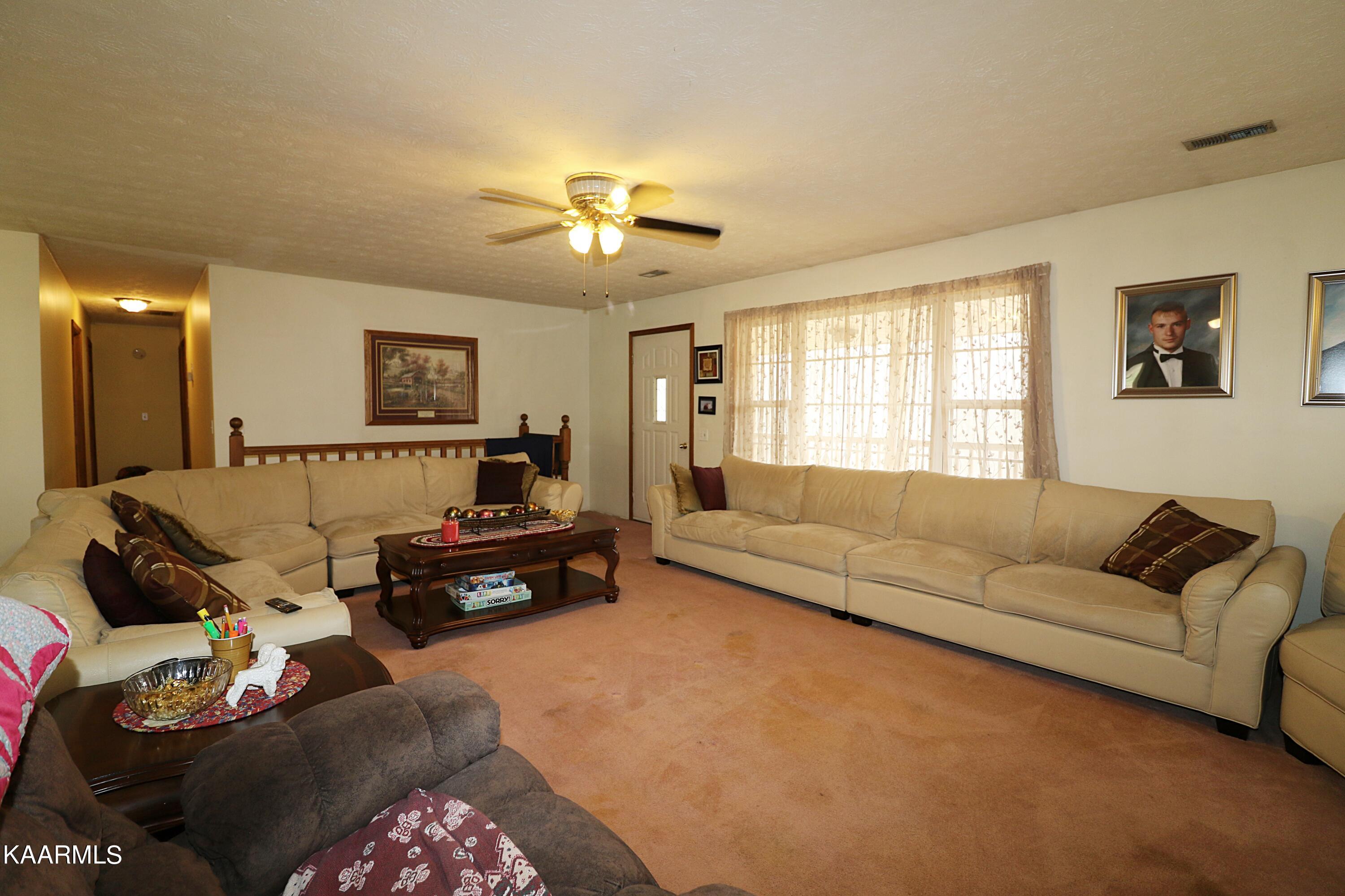 6201 Buffalo Road Oneida, TN 37841 - Photo 10 of 58 094A2930