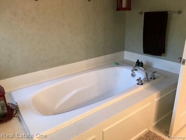 1023 Pointe Pl Boulevard Rochester, MI 48307 - Photo 14 of 26
