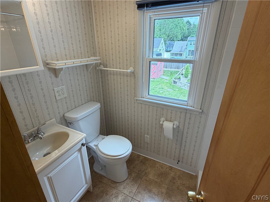 108 Castle Road Clay, NY 13212 - Photo 26 of 48 Full bathroom upstairs