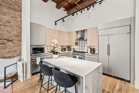 $6,995 | 153 West Ohio Street, Unit 104, Chicago, IL 60654