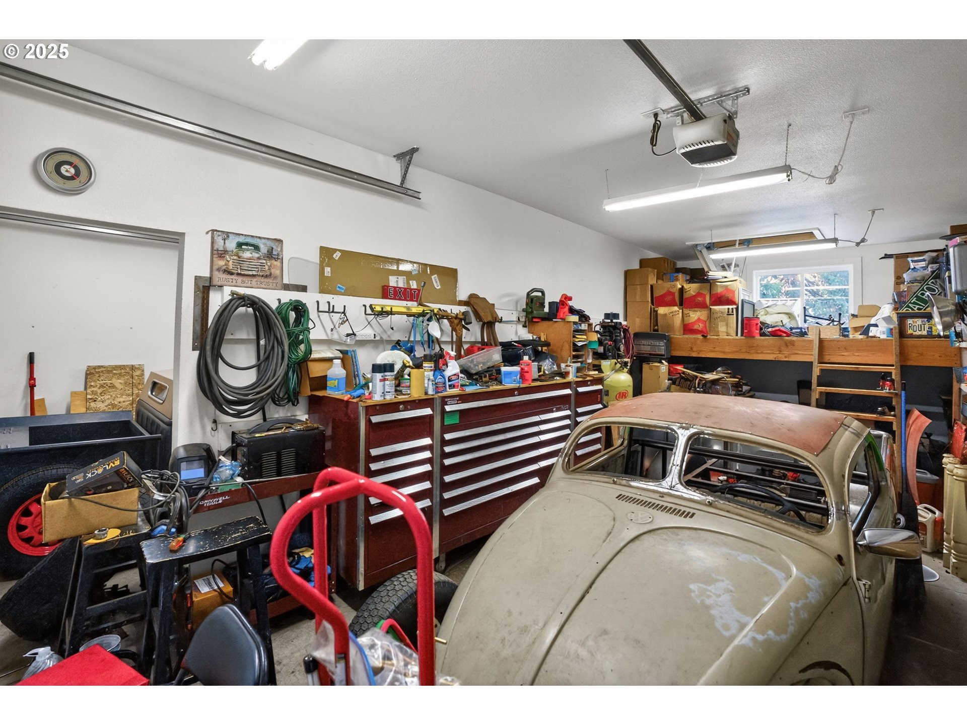 32102 Northwest Eagle Crest Drive Ridgefield, WA 98642 - Photo 43 of 48 a view of a room with gym equipment