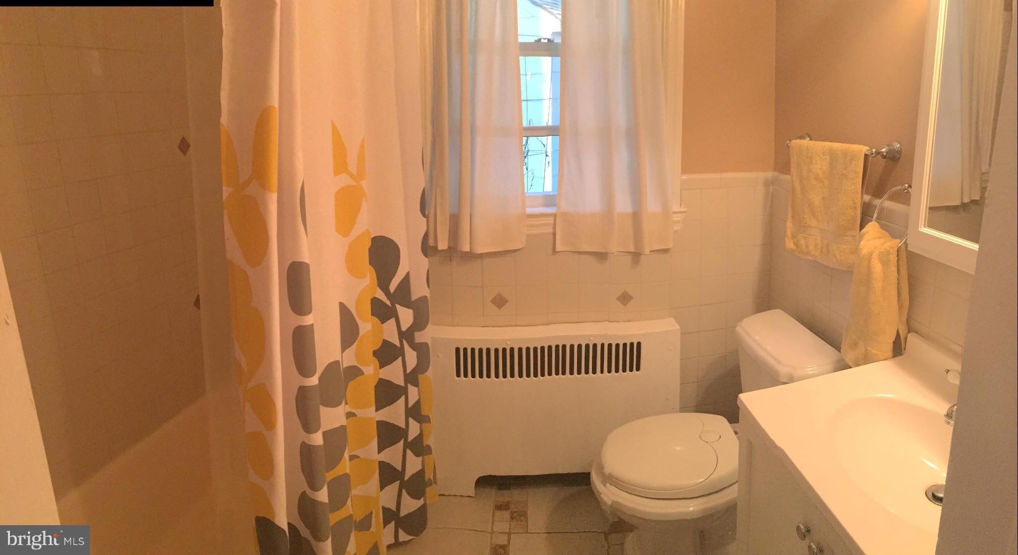 7022 Plymouth Road Baltimore, MD 21208 - Photo 15 of 24 Bath
