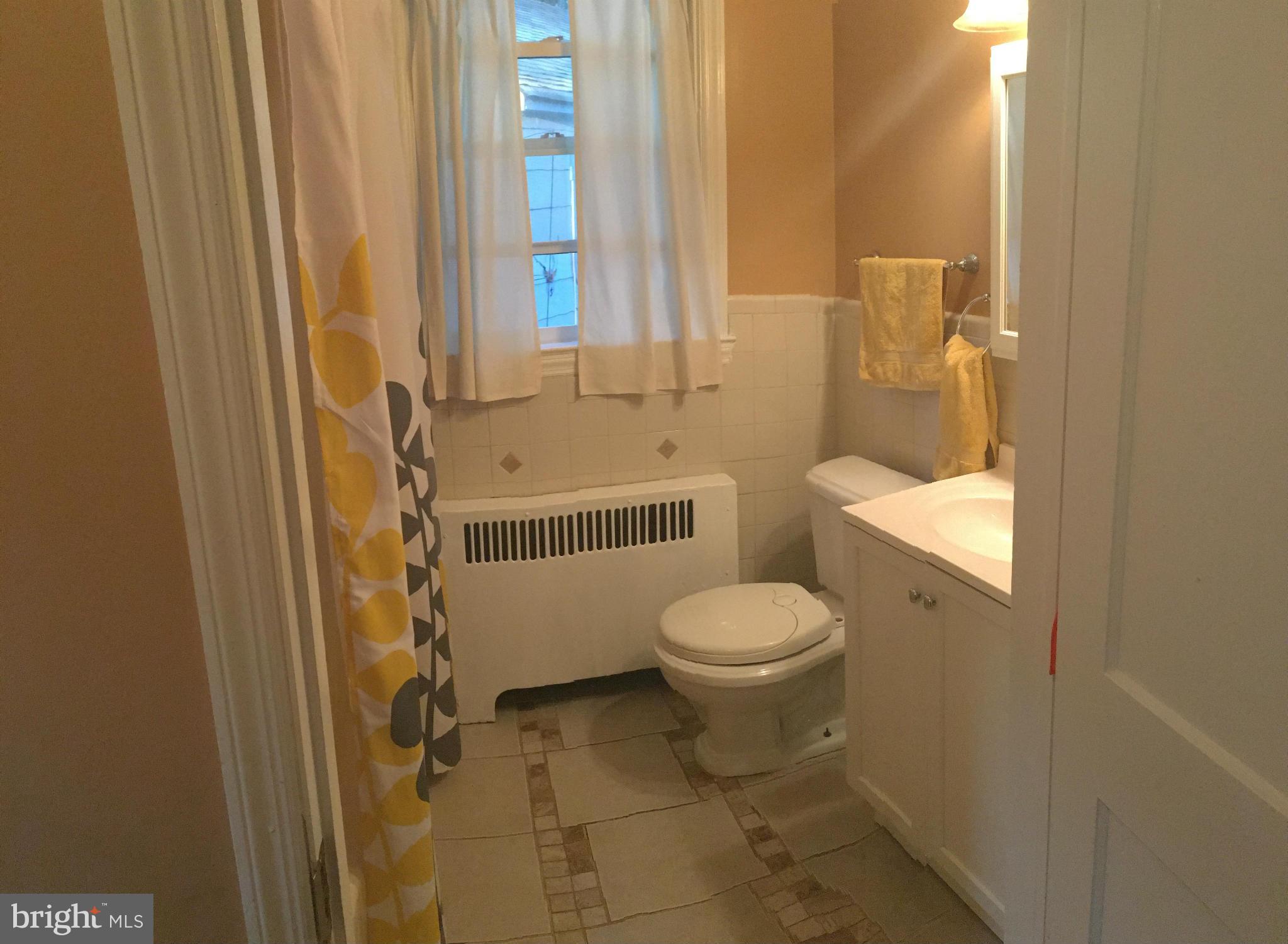 7022 Plymouth Road Baltimore, MD 21208 - Photo 16 of 24 Bath
