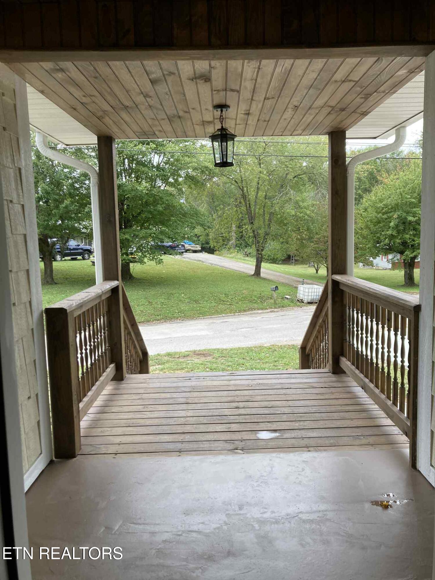 590 Litton Road Oneida, TN 37841 - Photo 14 of 28 Front Porch
