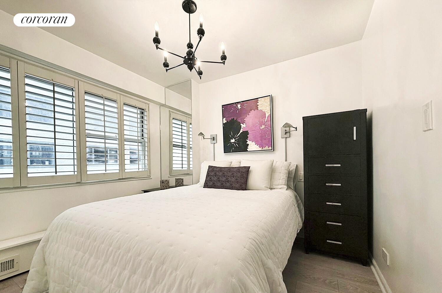 153 East 57th Street, Unit 6A Manhattan, NY 10022 - Photo 2 of 9