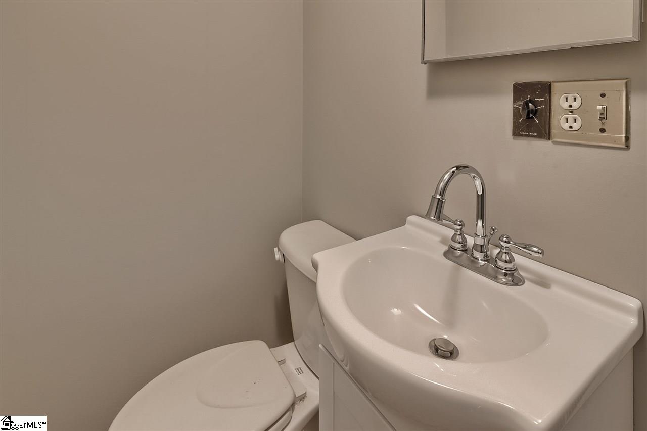 150 North Fishtrap Road Easley, SC 29640 - Photo 29 of 33 Gallery Image 29