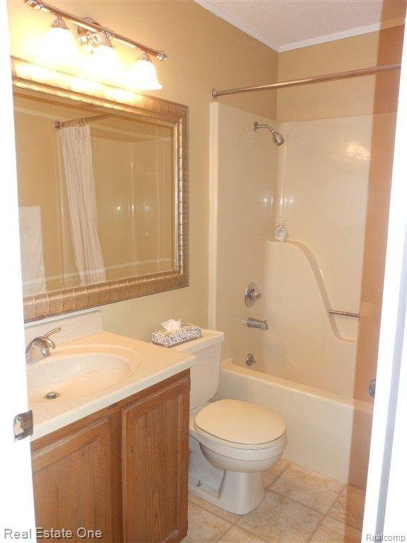 13822 Lone Tree Road Milford, MI 48380 - Photo 13 of 24 Main Bath