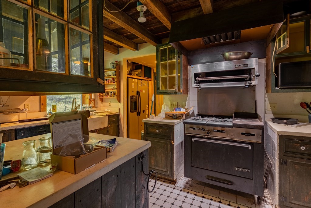 107 Chipman Road Middlefield, MA 01011 - Photo 8 of 14
