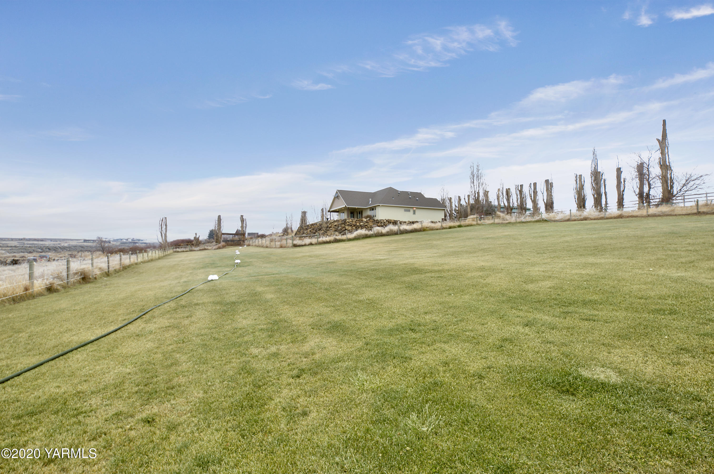 1800 Cook Road Yakima, WA 98908 - Photo 29 of 42 Pasture space with K-lines