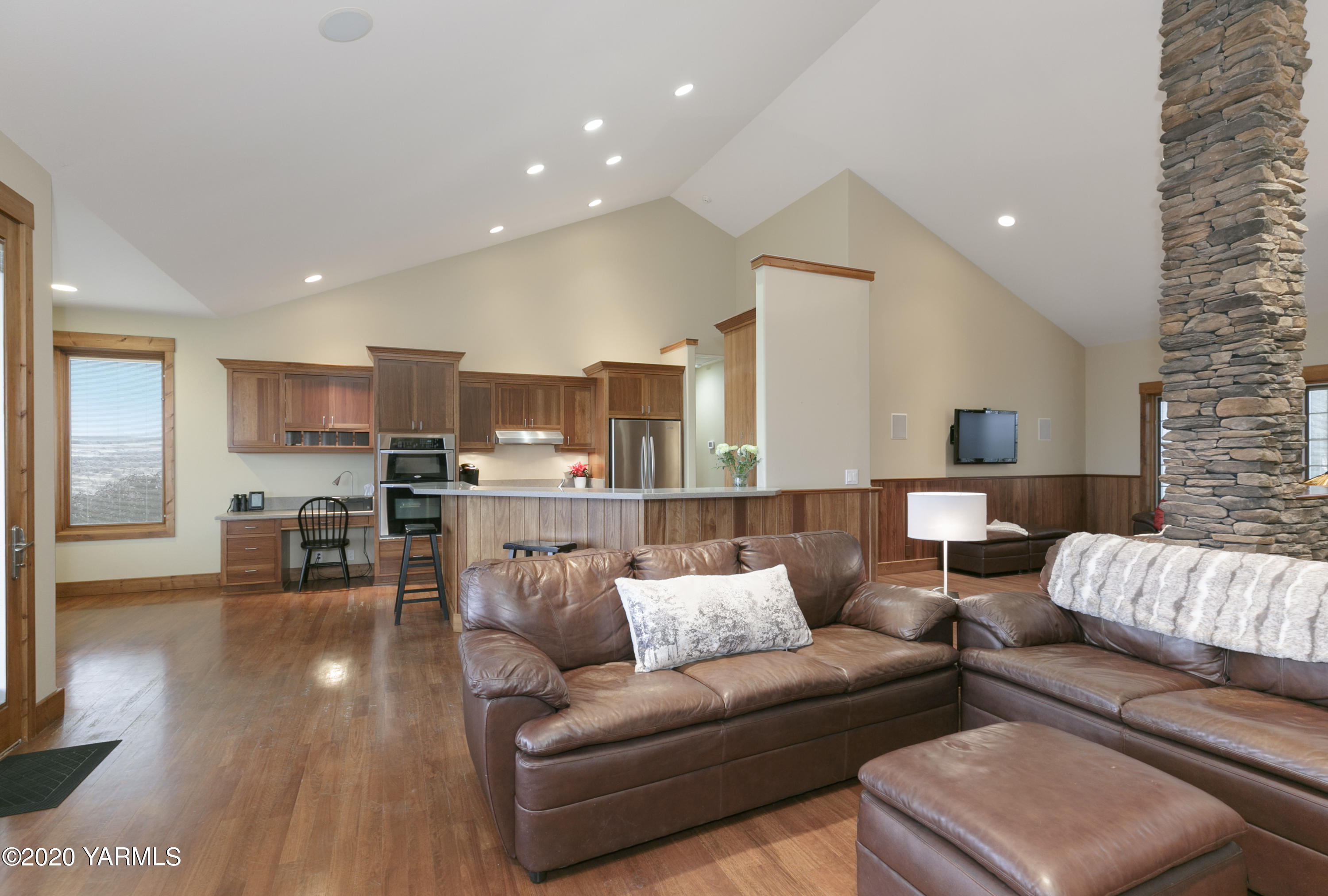 1800 Cook Road Yakima, WA 98908 - Photo 7 of 42 Great room open to kitchen-dining & f