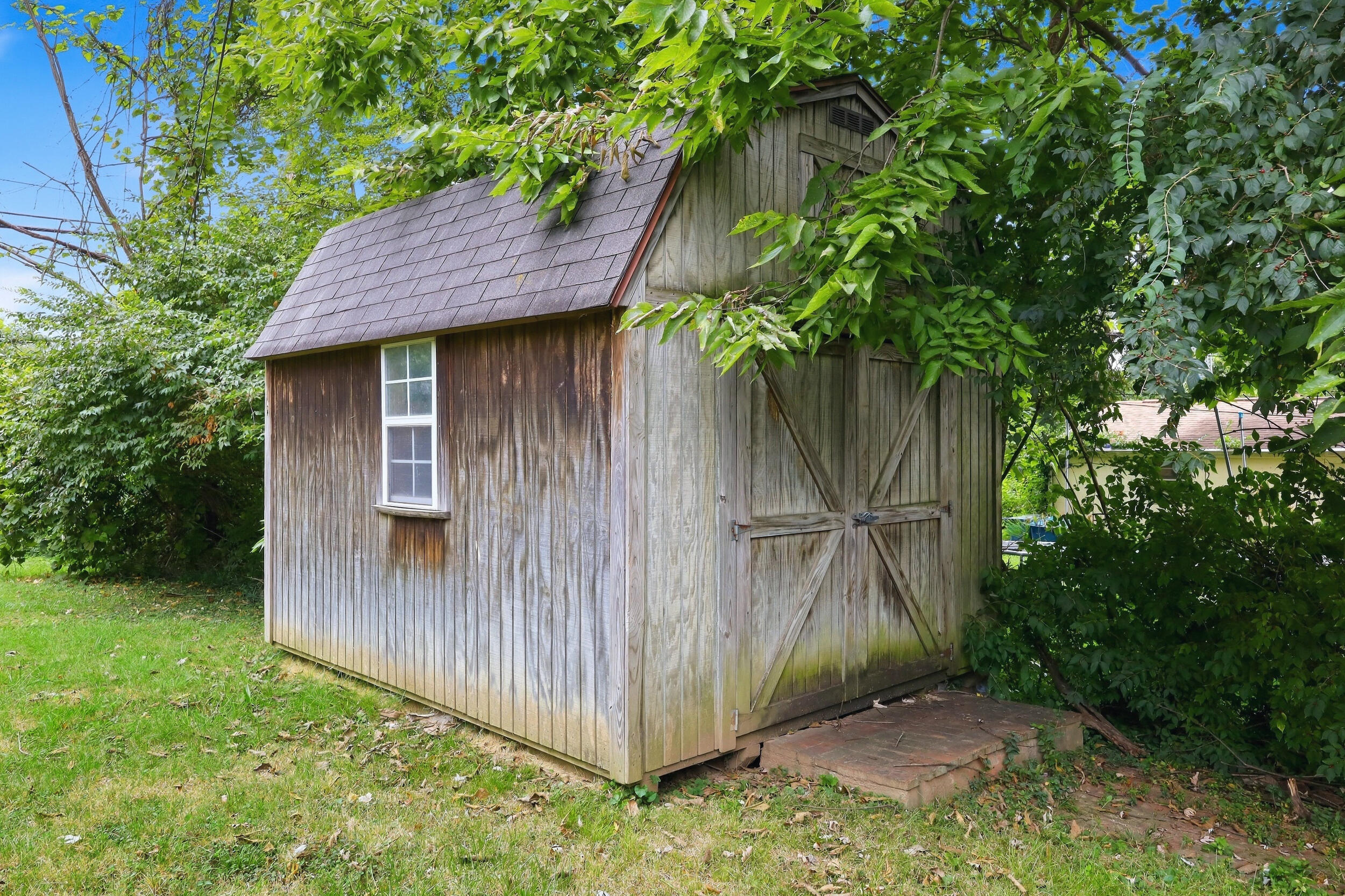 322 Wilson Downing Road Lexington, KY 40517 - Photo 24 of 28 Nice sized shed for storage.