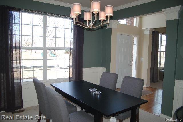 DINING RM.JPG