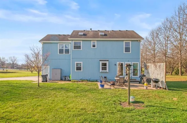 $425,000 | 34010 East Pink Hill Road, Grain Valley, MO 64029