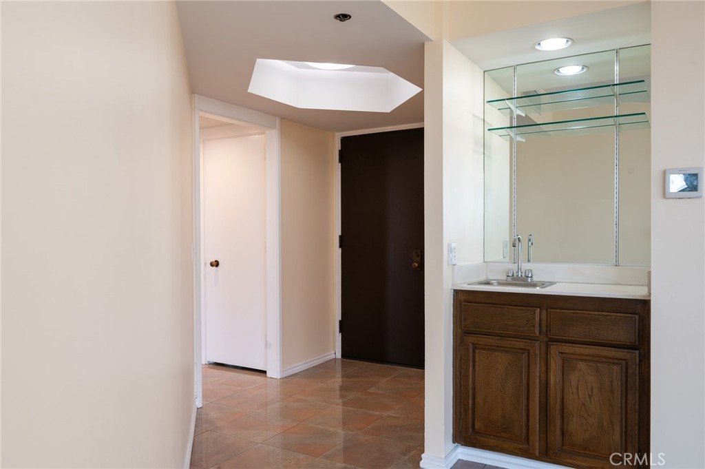 222 Monterey Road, Unit 805 Glendale, CA 91206 - Photo 10 of 49