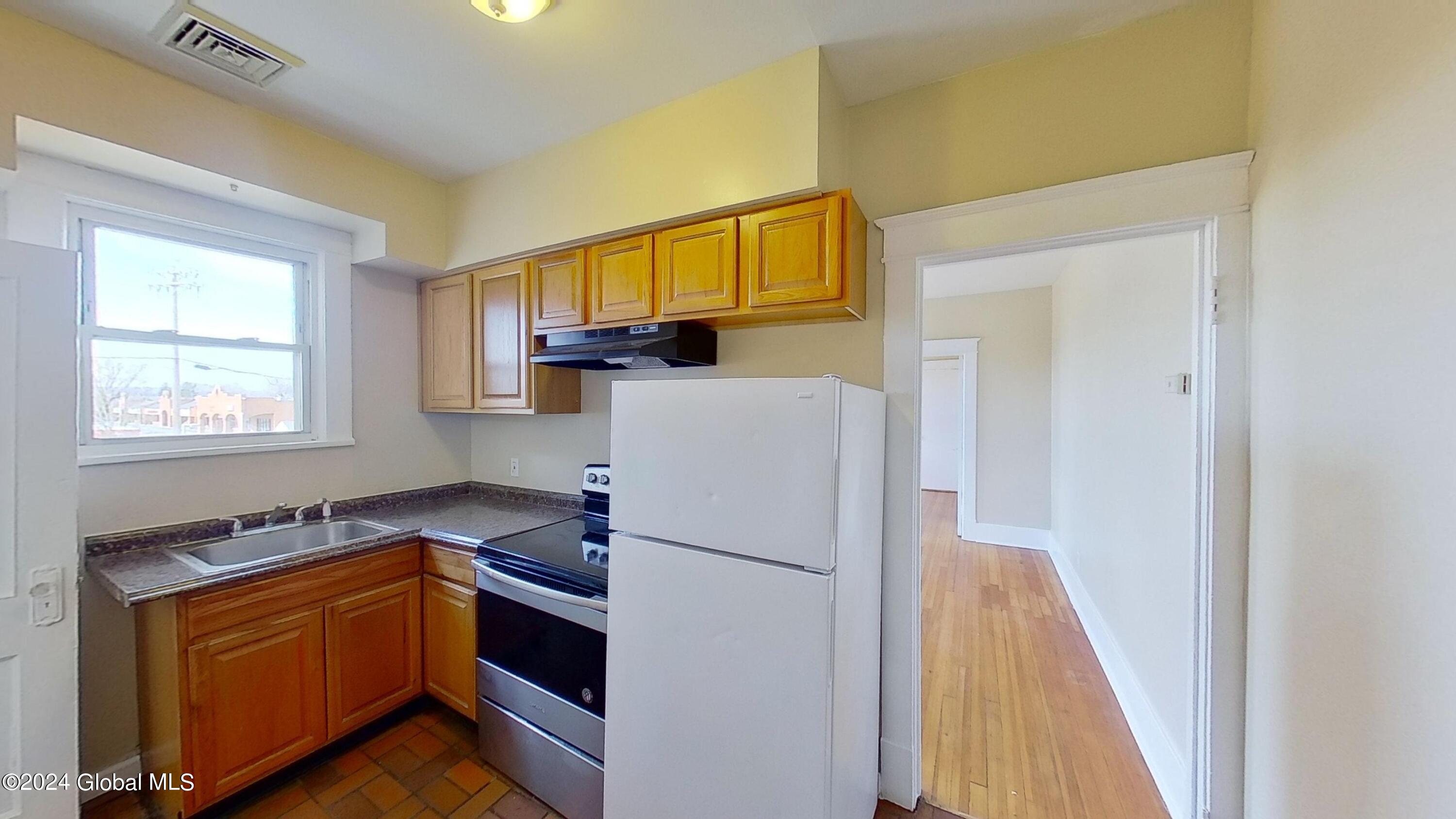 469 Delaware Avenue, Unit A Albany, NY 12209 - Photo 21 of 29 469-Delaware-A-08272024_114218