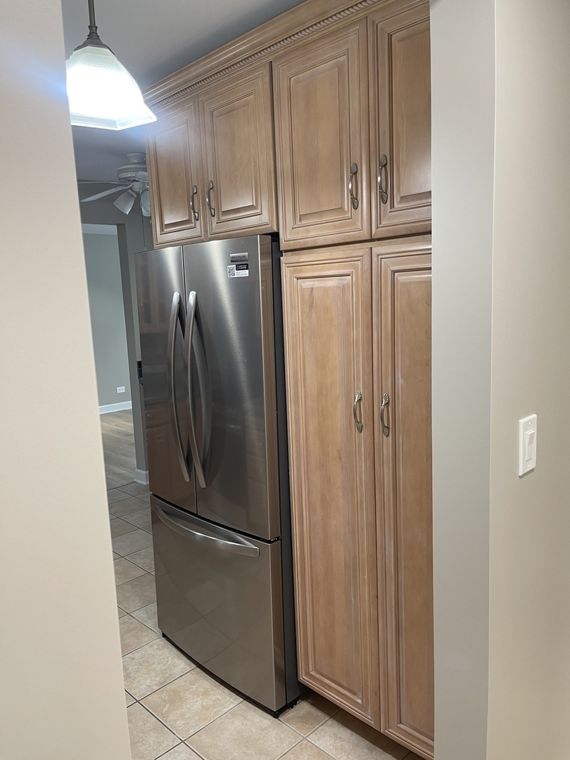 1405 East Central Road, Unit 201A Arlington Heights, IL 60005 - Photo 10 of 30