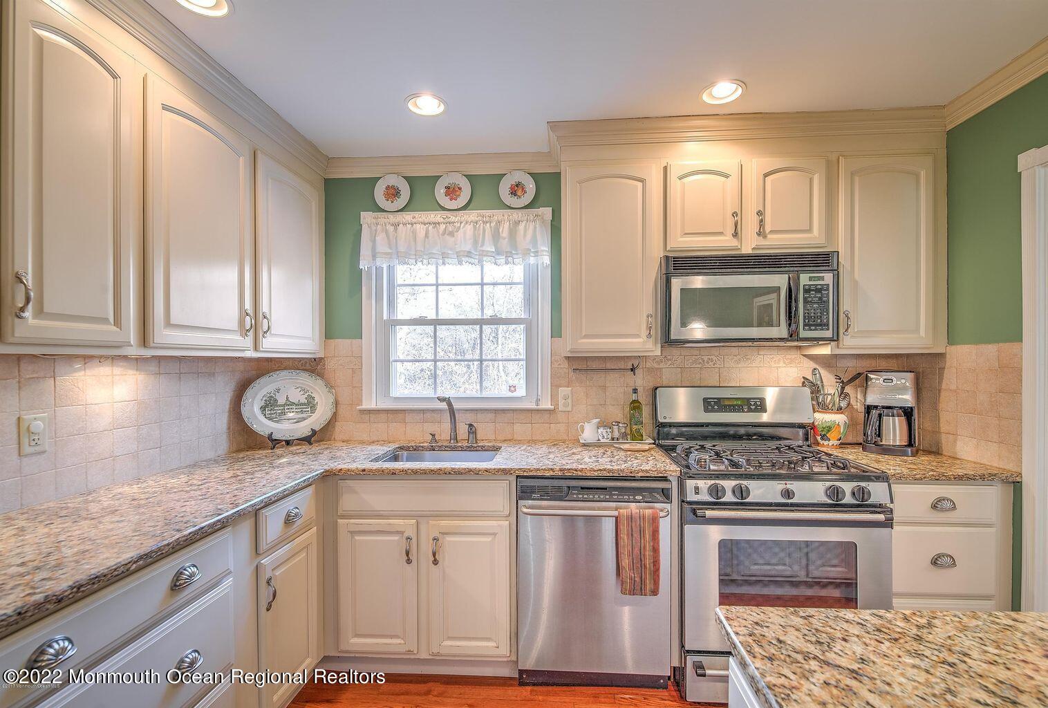 204 Brandon Road Manchester Township, NJ 08759 - Photo 8 of 13 kitchen
