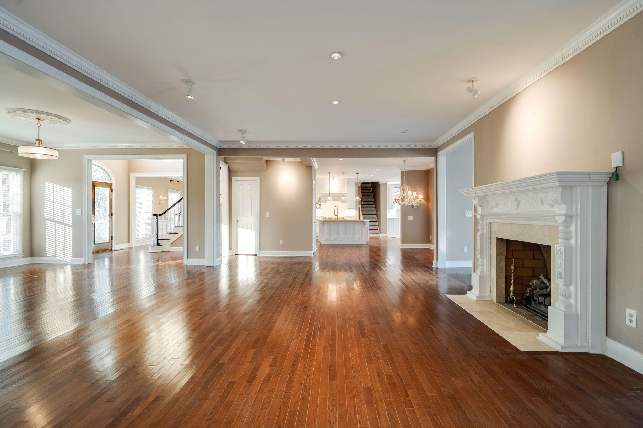 8304 Heron Circle Ooltewah, TN 37363 - Photo 16 of 67 8304 Heron Cir Living Room 4