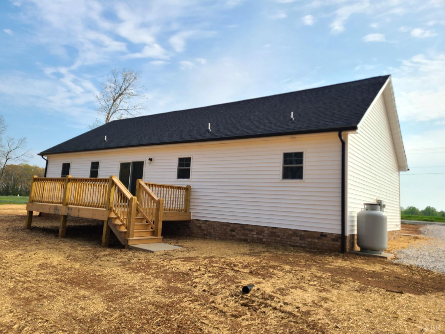 3353 Stonewall Road Concord, VA 24538 - Photo 20 of 21 a backyard of a house