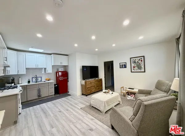 $7,000 | 7764 Fountain Avenue, West Hollywood, CA 90046