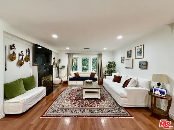 $7,000 | 7764 Fountain Avenue, West Hollywood, CA 90046