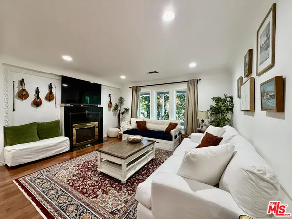 $7,000 | 7764 Fountain Avenue, West Hollywood, CA 90046