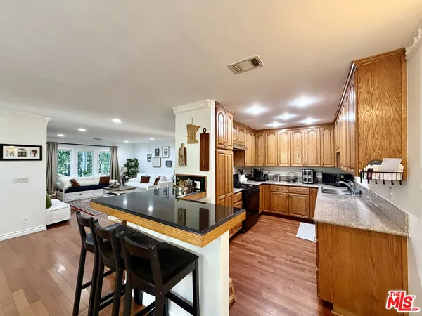 $7,000 | 7764 Fountain Avenue, West Hollywood, CA 90046