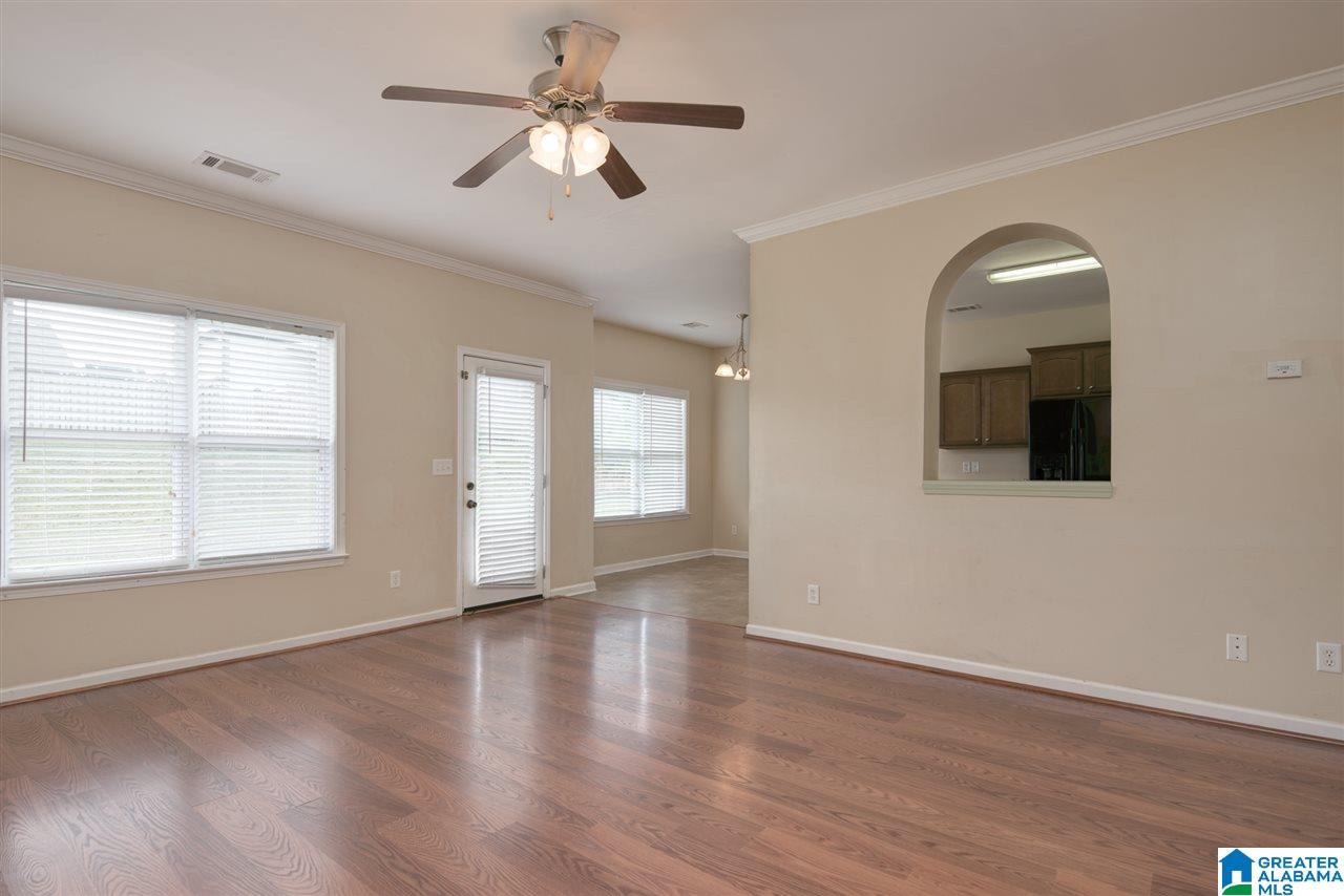 969 Valley Circle Leeds, AL 35094 - Photo 4 of 31