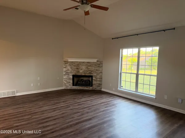 $2,250 | 2334 Heather Ridge, Southaven, MS 38672