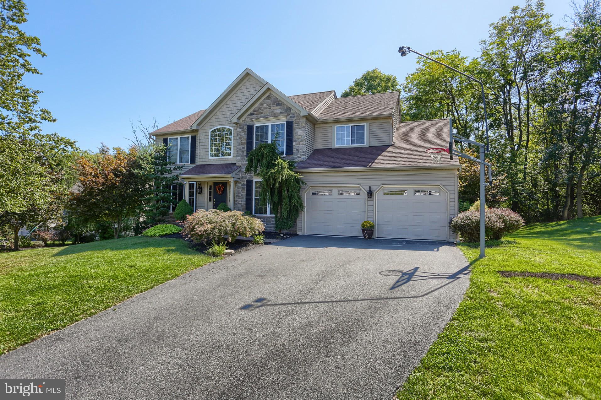 13 Kantner Lane South Reading, PA 19607 - Photo 2 of 60 Gallery Image 2